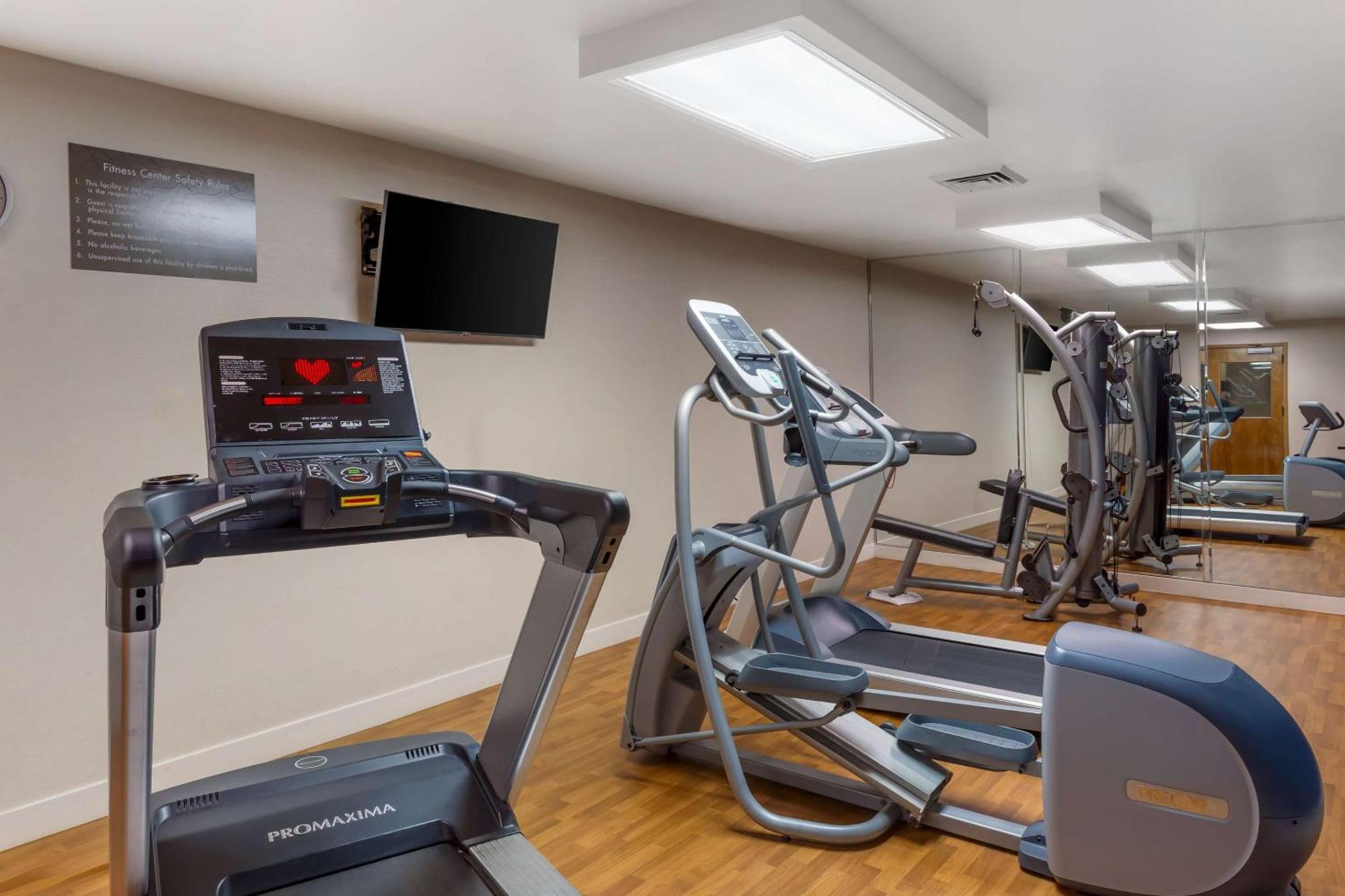 Hotel Comfort Regency Park Cary