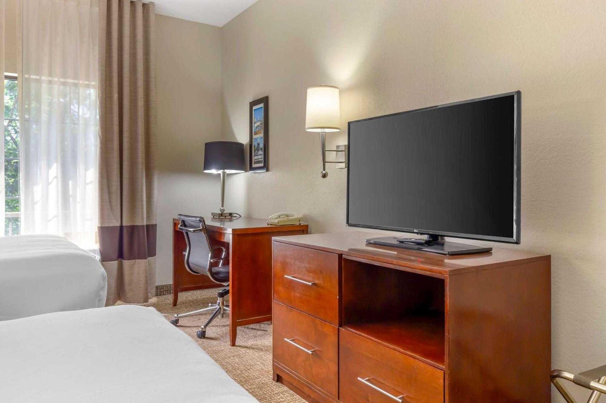 Comfort Regency Park 3*