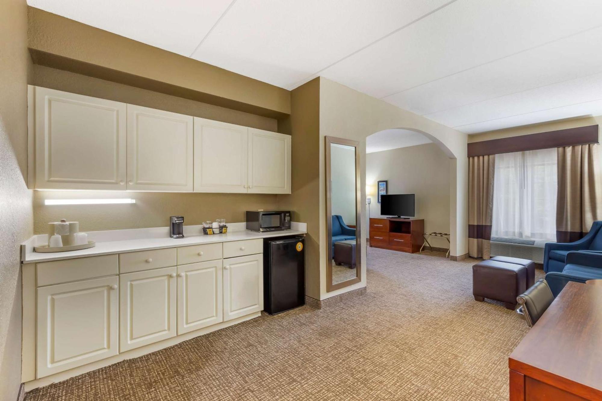Comfort Regency Park Hotel Cary